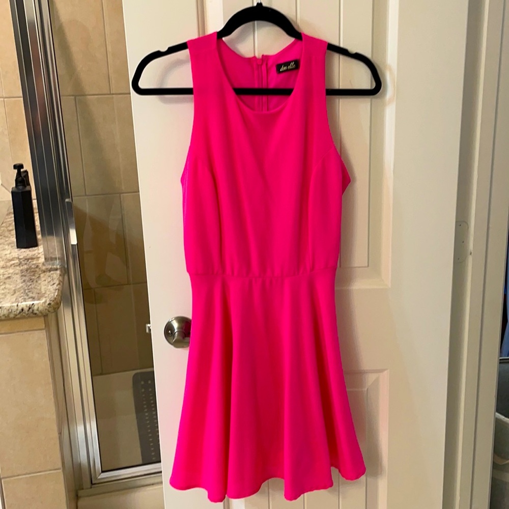 Adorable, flirty pink dress!